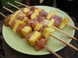 Шашлык из курицы по-гавайски - шаг 4