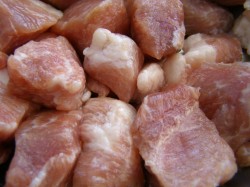 Шашлык из свинины в фольге в духовке мягкий и сочный - шаг 1