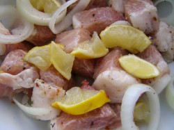 Шашлык из свинины в фольге в духовке мягкий и сочный - шаг 5