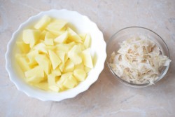 Щи из квашеной капусты со свининой - шаг 4