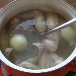 Щи зелёные с крапивой на курином бульоне - шаг 5