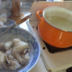 Щи зелёные с крапивой на курином бульоне - шаг 6