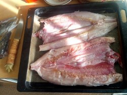 Щука запеченная в духовке со сметаной и овощами - шаг 14 Щука запеченная в духовке со сметаной и овощами - шаг 14