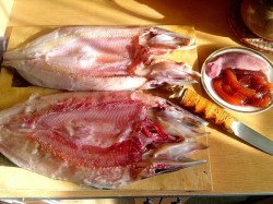 Щука запеченная в духовке со сметаной и овощами - шаг 4 Щука запеченная в духовке со сметаной и овощами - шаг 4