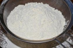 Шоколадный торт с вишней - шаг 7