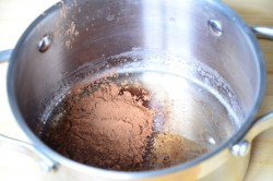 Шоколадный бисквит на белках - шаг 11