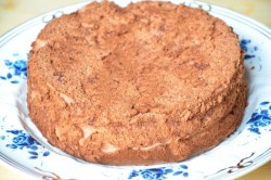 Шоколадный бисквит на белках - шаг 12