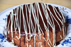 Шоколадный бисквит на белках - шаг 13