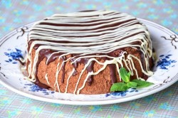 Шоколадный бисквит на белках - шаг 14