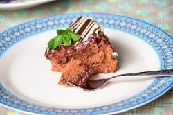 Шоколадный бисквит на белках - шаг 15