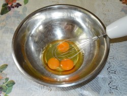 Вишнево-шоколадный торт с кремом из сметаны - шаг 6