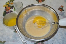 Вишнево-шоколадный торт с кремом из сметаны - шаг 7