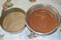 Вишнево-шоколадный торт с кремом из сметаны - шаг 8