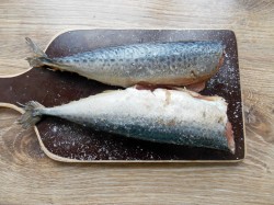 Скумбрия горячего копчения - шаг 2 Скумбрия горячего копчения - шаг 2