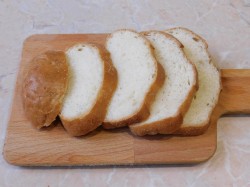 Сладкие гренки из батона с яйцом и молоком - шаг 3