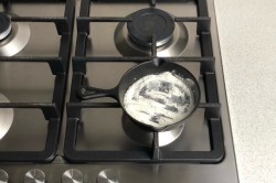 Сливочный соус для рыбы из сливок - шаг 3