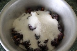 Варенье из слив с грецкими орехами по-грузински без косточек - шаг 3