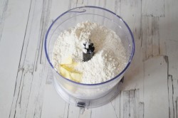 Сметанное тесто для пирога без яиц - шаг 3