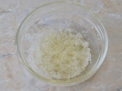 Сметанный крем с вишней - шаг 1 Сметанный крем с вишней - шаг 1