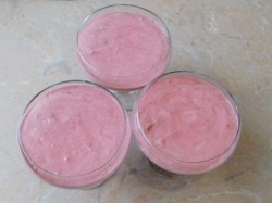 Сметанный крем с вишней - шаг 7 Сметанный крем с вишней - шаг 7