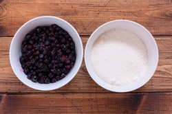 Смородина перетёртая - шаг 1 Смородина перетёртая - шаг 1