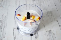 Ягодный смузи с жимолостью - шаг 5 Ягодный смузи с жимолостью - шаг 5