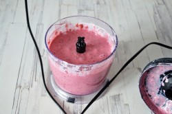 Ягодный смузи с жимолостью - шаг 6 Ягодный смузи с жимолостью - шаг 6