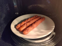 Сосиска в микроволновке - шаг 6