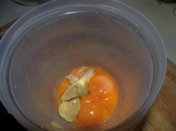 Соус Цезарь с анчоусами - шаг 1 Соус Цезарь с анчоусами - шаг 1