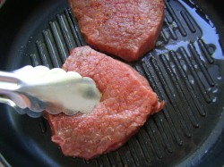 Стейк с кровью из говядины - шаг 4