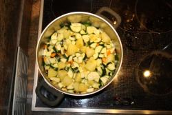 Вегетарианский суп из кабачков с томатным соком - шаг 10 Вегетарианский суп из кабачков с томатным соком - шаг 10