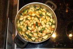 Вегетарианский суп из кабачков с томатным соком - шаг 12 Вегетарианский суп из кабачков с томатным соком - шаг 12