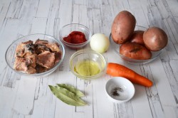 Рыбный суп из консервов горбуши с картошкой - шаг 1 Рыбный суп из консервов горбуши с картошкой - шаг 1