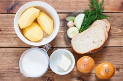 Суп-пюре с гренками в блендере - шаг 1 Суп-пюре с гренками в блендере - шаг 1