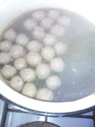 Суп с фрикадельками и вермишелью и картошкой - шаг 1 Суп с фрикадельками и вермишелью и картошкой - шаг 1