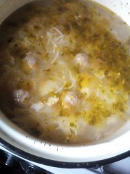 Суп с фрикадельками и вермишелью и картошкой - шаг 3 Суп с фрикадельками и вермишелью и картошкой - шаг 3