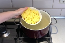 Суп с клецками на курином бульоне - шаг 12 Суп с клецками на курином бульоне - шаг 12