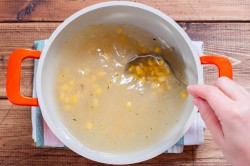 Суп с кукурузой консервированной - шаг 2 Суп с кукурузой консервированной - шаг 2