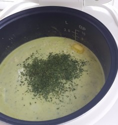 Крем-суп из цукини и курицы в мультиварке - шаг 4 Крем-суп из цукини и курицы в мультиварке - шаг 4