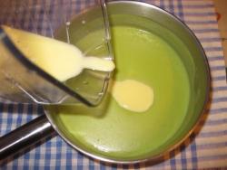 Простой суп пюре из зеленого горошка с желтками - шаг 11 Простой суп пюре из зеленого горошка с желтками - шаг 11