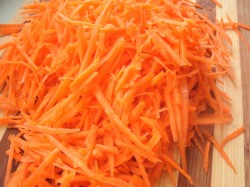 Суточная капуста с морковью и чесноком - шаг 4