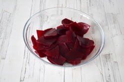 Свекольный салат с моцареллой и рукколой - шаг 3