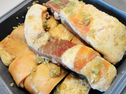 Свиная грудинка варено-копченая в ветчиннице в мультиварке - шаг 2