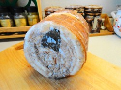 Свиная грудинка варено-копченая в ветчиннице в мультиварке - шаг 4