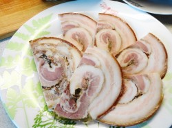 Свиная грудинка варено-копченая в ветчиннице в мультиварке - шаг 5