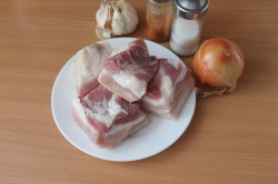 Свинина в луковой шелухе - шаг 1