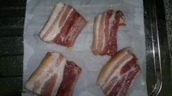 Свиные ребрышки с картошкой и чесноком в духовке - шаг 1 Свиные ребрышки с картошкой и чесноком в духовке - шаг 1