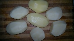 Свиные ребрышки с картошкой и чесноком в духовке - шаг 4 Свиные ребрышки с картошкой и чесноком в духовке - шаг 4