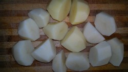 Свиные ребрышки с картошкой и чесноком в духовке - шаг 5 Свиные ребрышки с картошкой и чесноком в духовке - шаг 5