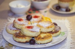 Сырники классические творожные жареные - шаг 17